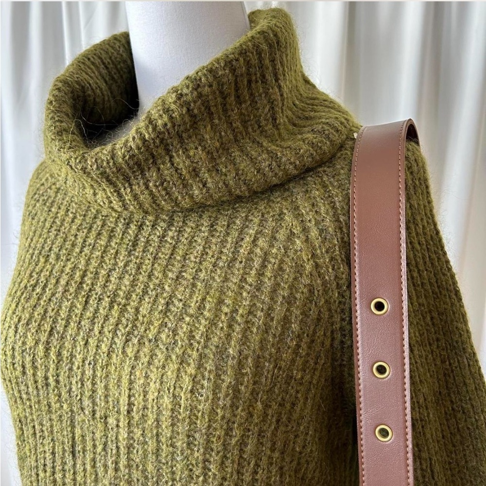 Green acoté turtleneck Mohair blend sweater. - Picture 5 of 8
